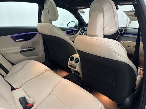 Used 2025 Mercedes-Benz C 300 Sedan image 25