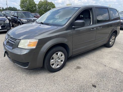 Used 2010 Dodge Grand Caravan SE w/ Climate Group FWD image 4