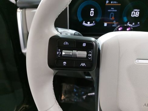 Certified 2025 Hyundai Santa Fe SEL image 18