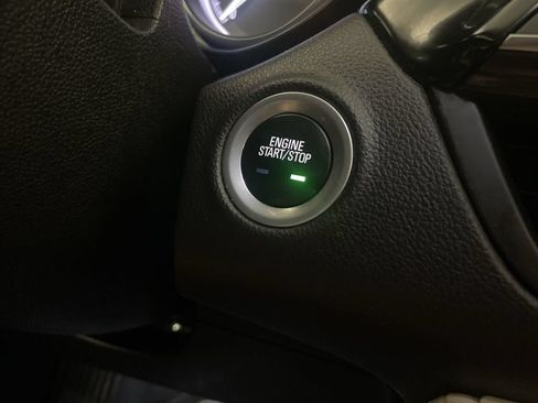 Used 2019 Buick Envision Essence FWD image 11