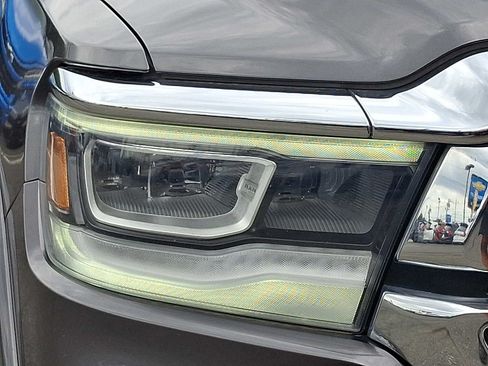 Used 2022 RAM 1500 Laramie AWD/4WD image 9