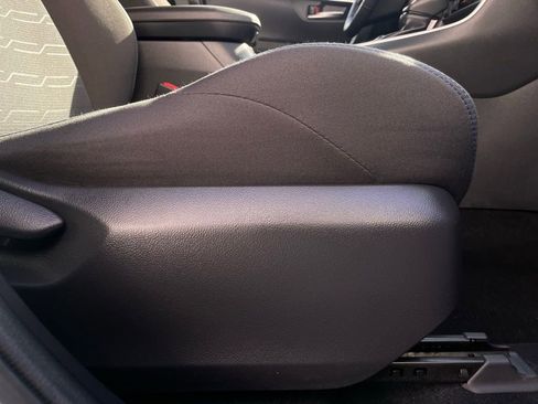 Used 2024 Toyota RAV4 SE image 31