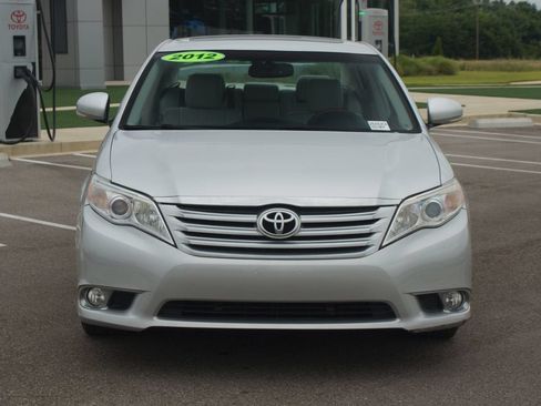 Used 2012 Toyota Avalon Limited FWD image 19