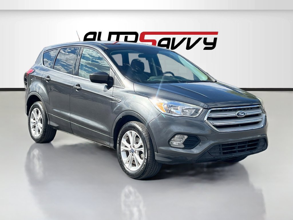 Used 2019 Ford Escape SE FWD image 1