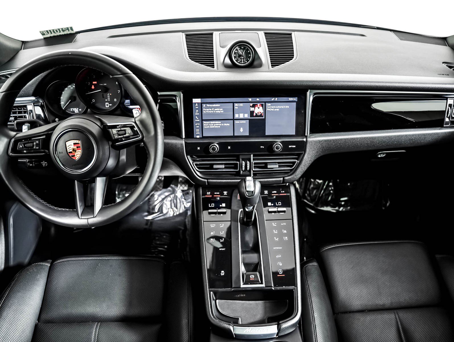 Certified 2023 Porsche Macan AWD/4WD image 14