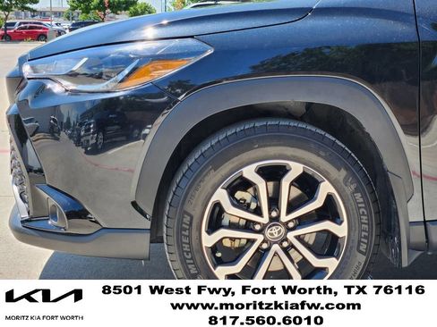 Used 2024 Toyota Corolla Cross AWD Hybrid image 8