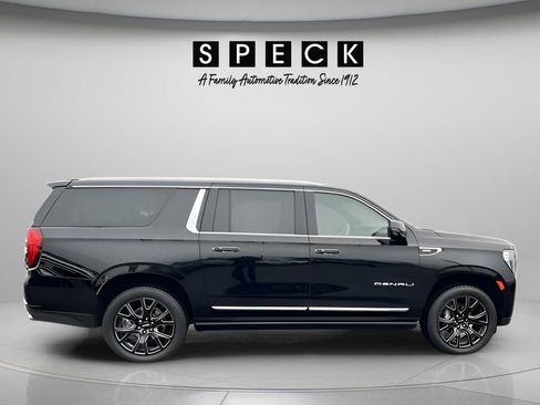 Used 2024 GMC Yukon XL Denali AWD/4WD image 6