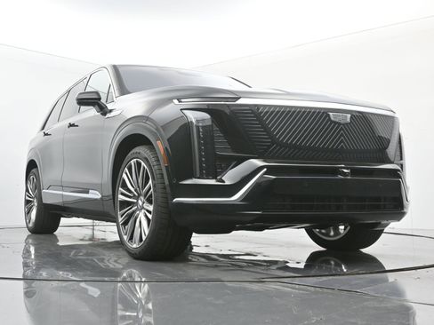 New 2026 Cadillac Vistiq Premium Luxury w/ LPO, Floor Liner Package image 22