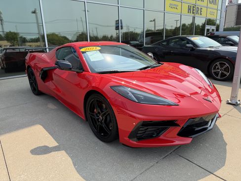 Used 2021 Chevrolet Corvette Stingray Coupe w/ Battery Protection Package RWD image 2