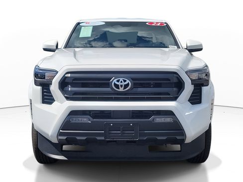 Certified 2024 Toyota Tacoma SR5 image 2