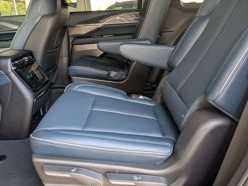 New 2025 Cadillac Escalade IQ Luxury 2 AWD/4WD image 33