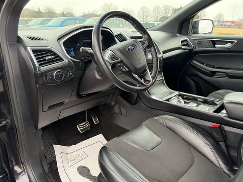 Used 2019 Ford Edge ST w/ Convenience Package image 16