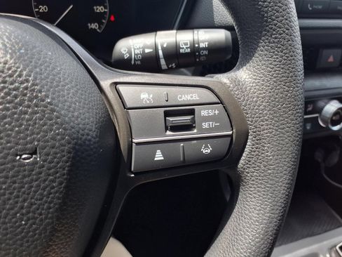 Used 2025 Honda CR-V EX image 17