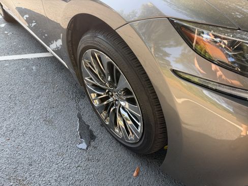 Used 2019 Lexus LS 500 w/ Interior Upgrade Package RWD image 11