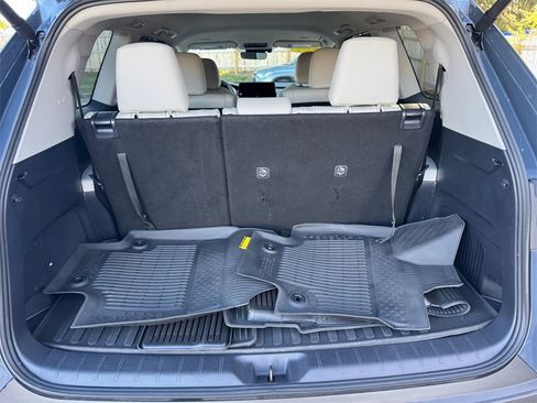 Used 2025 Toyota Grand Highlander AWD image 16