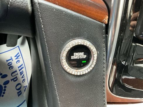 Used 2019 Cadillac Escalade Luxury image 20