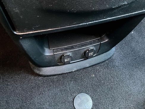 Used 2017 Dodge Grand Caravan SE FWD image 32