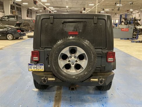 Used 2017 Jeep Wrangler Unlimited Sport w/ Max Tow Package image 6