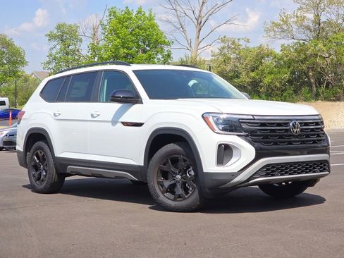 New 2025 Volkswagen Atlas Peak Edition SE AWD/4WD image 1
