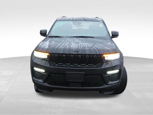 New 2025 Jeep Grand Cherokee Limited w/ Black Appearance Package AWD/4WD image 8
