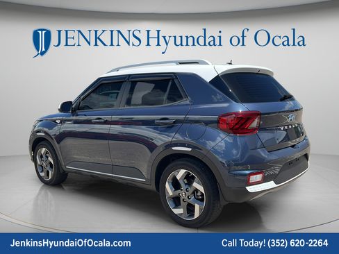Certified 2024 Hyundai Venue Limited FWD image 5
