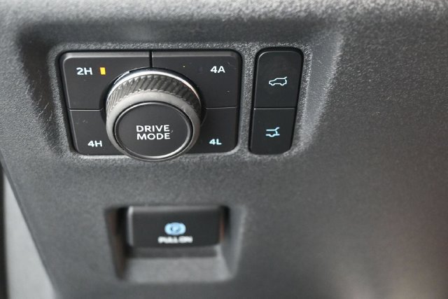 Used 2025 Ford Expedition Active AWD/4WD image 15