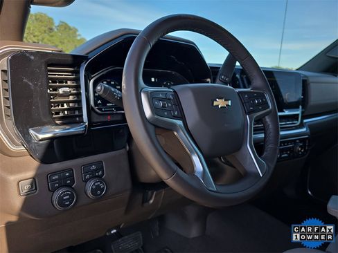 Used 2022 Chevrolet Silverado 1500 LT w/ Z71 Off-Road Package image 14