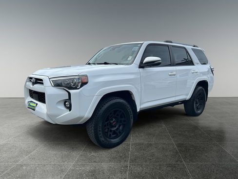 Used 2023 Toyota 4Runner SR5 Premium w/ SR5 Premium Package AWD/4WD image 3