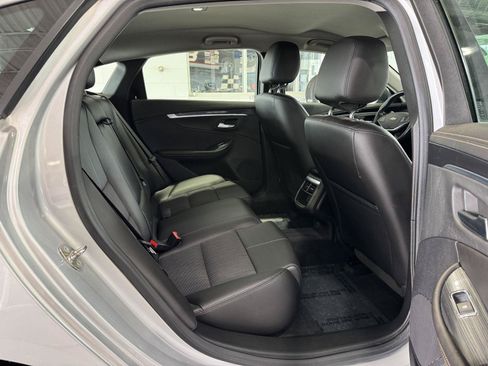 Used 2016 Chevrolet Impala LT w/ Convenience Package FWD image 13