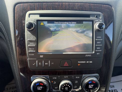 Used 2015 Chevrolet Traverse LT FWD image 20