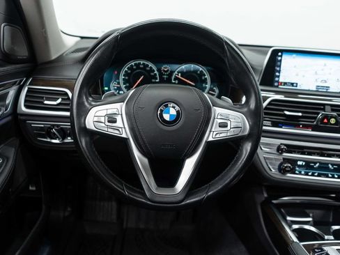 Used 2018 BMW 740i xDrive AWD/4WD image 17