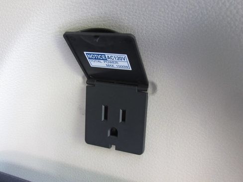 Used 2023 Toyota Sienna XLE w/ XLE Plus Package AWD/4WD image 25
