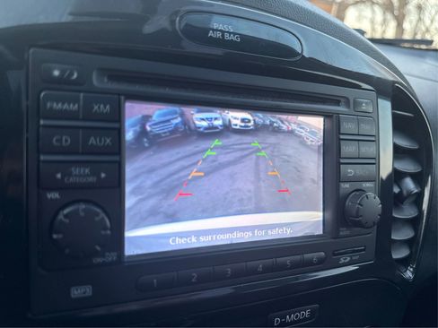 Used 2011 Nissan Juke SL image 25