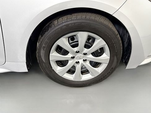 Used 2020 Toyota Corolla LE image 31