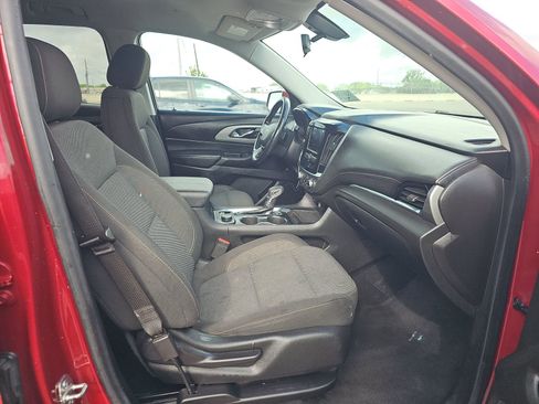 Used 2021 Chevrolet Traverse LT image 13