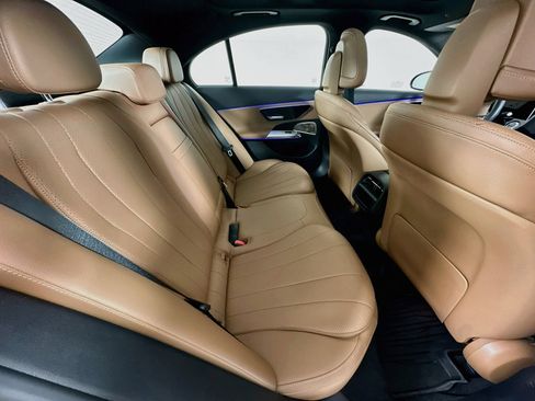 Used 2024 Mercedes-Benz E 350 4MATIC Sedan image 29