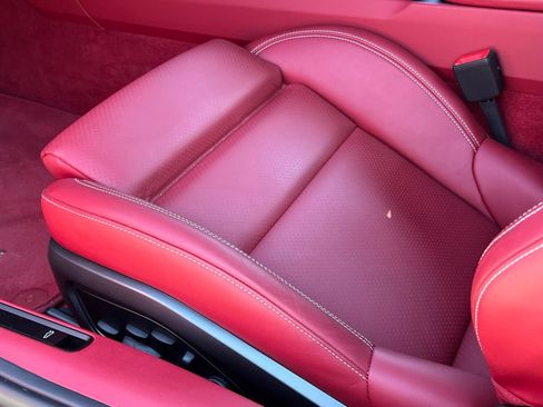Certified 2026 Porsche 911 Targa 4 GTS AWD/4WD image 33