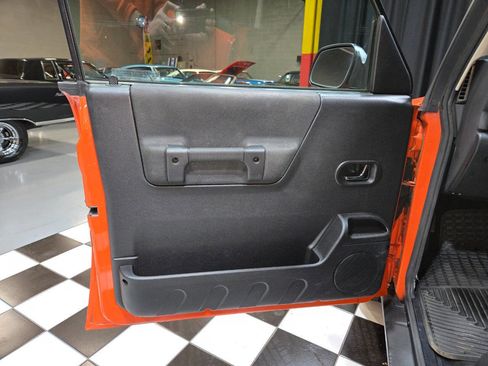 Used 2004 Land Rover Discovery S image 86