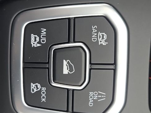 New 2026 Nissan Frontier PRO-4X image 25