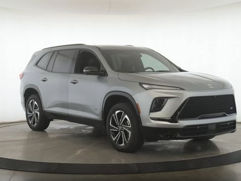 Used 2025 Buick Enclave Sport Touring w/ Power Package image 2