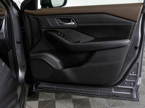 Used 2023 Nissan Rogue SL w/ SL Premium Package image 42