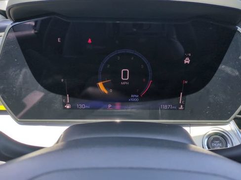 Certified 2025 Chevrolet Trax LT FWD image 30
