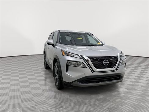 Certified 2022 Nissan Rogue SV image 3