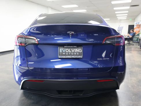 Used 2023 Tesla Model Y Long Range AWD/4WD image 10