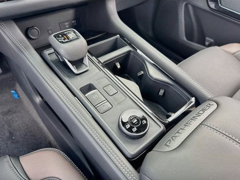 New 2026 Nissan Pathfinder Platinum AWD/4WD image 15