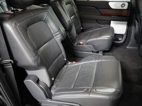 Used 2023 Lincoln Navigator L Reserve AWD/4WD image 32