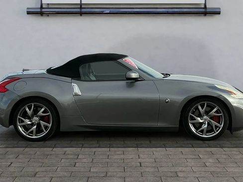 Used 2014 Nissan 370Z Touring w/ Sport Package image 3