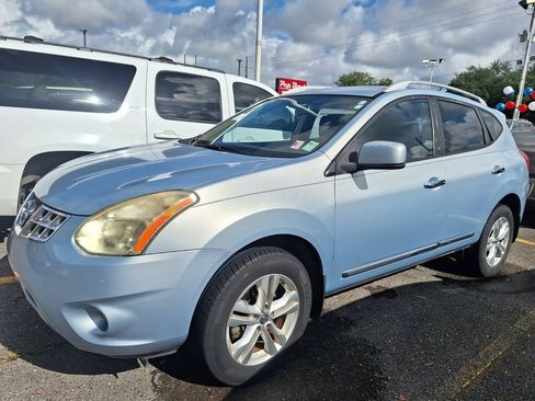 Used 2013 Nissan Rogue SV FWD image 1