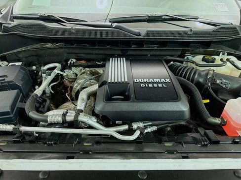 Used 2024 Chevrolet Silverado 1500 LT Trail Boss w/ Convenience Package II AWD/4WD image 33