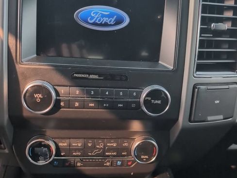 Used 2020 Ford Expedition XLT w/ Equipment Group 202A AWD/4WD image 14